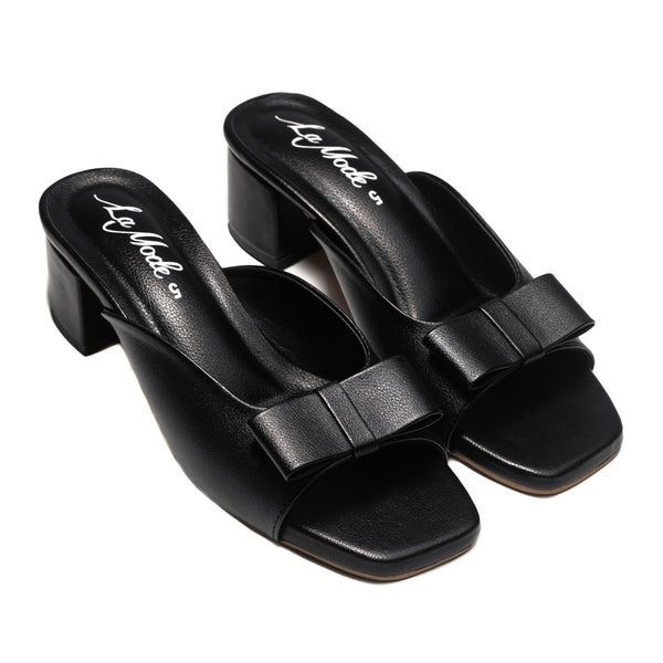 Charme Cara Black