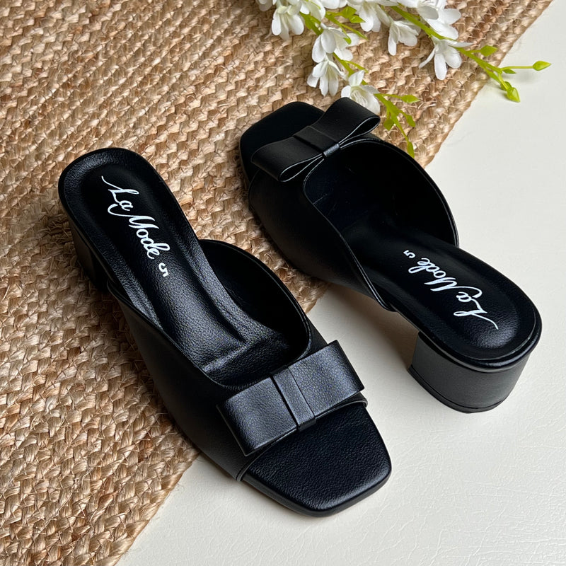 Charme Cara Black