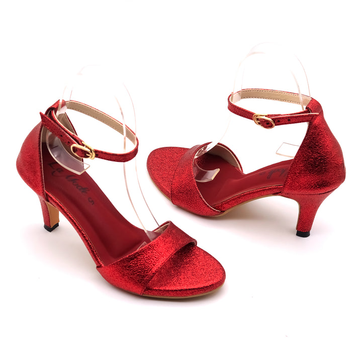 Larissa Laurel-Red