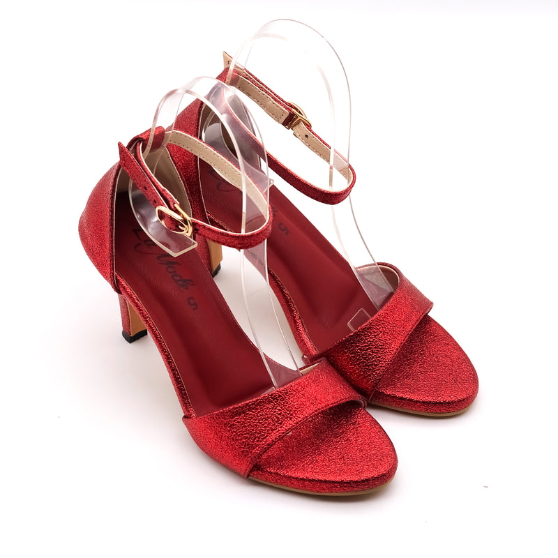 Larissa Laurel-Red